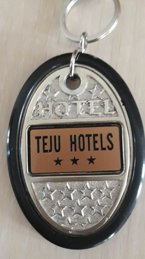 Отель Teju Hotels Слэник