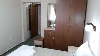 Отель Teju Hotels Слэник Двухместный номер Делюкс с 1 кроватью (для 2 взрослых и 1 ребенка)-1