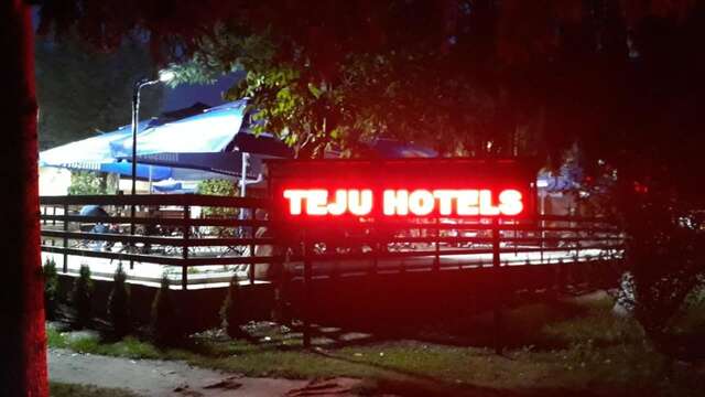 Отель Teju Hotels Слэник-27