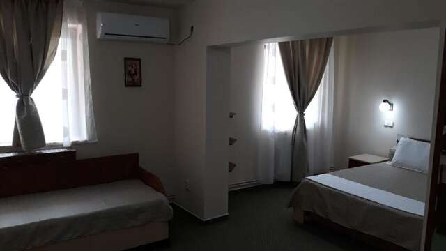 Отель Teju Hotels Слэник-48